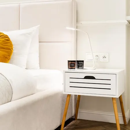 Househost : Sarego Street Lejlighed