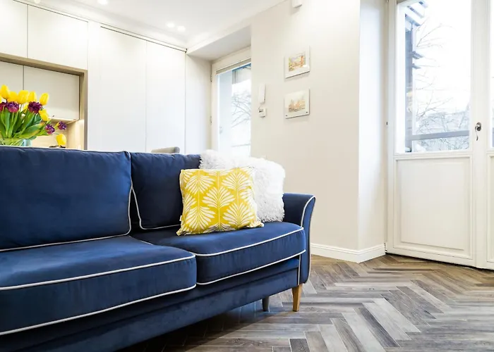 Househost : Sarego Street *