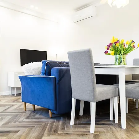 Daire Househost : Sarego Street