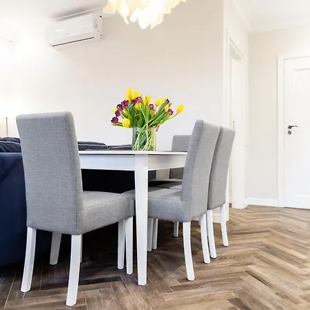 Househost : Sarego Street Daire